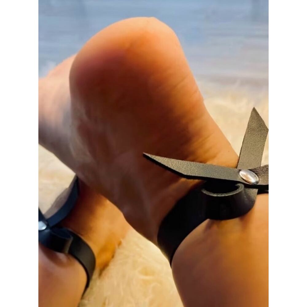 Cute and sexy Black Faux Leather Ribbon Ankle Bracelet with Bow statement